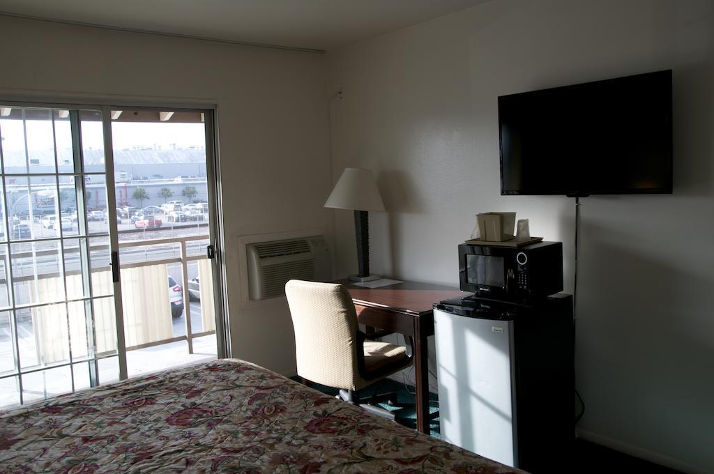 Lax Suites Эль-Сегундо Номер фото